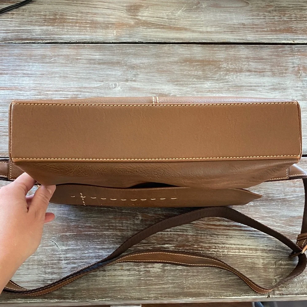 NWOT Vintage Foresight Brown Leather Postal Messenger Magnetic Closure Bag